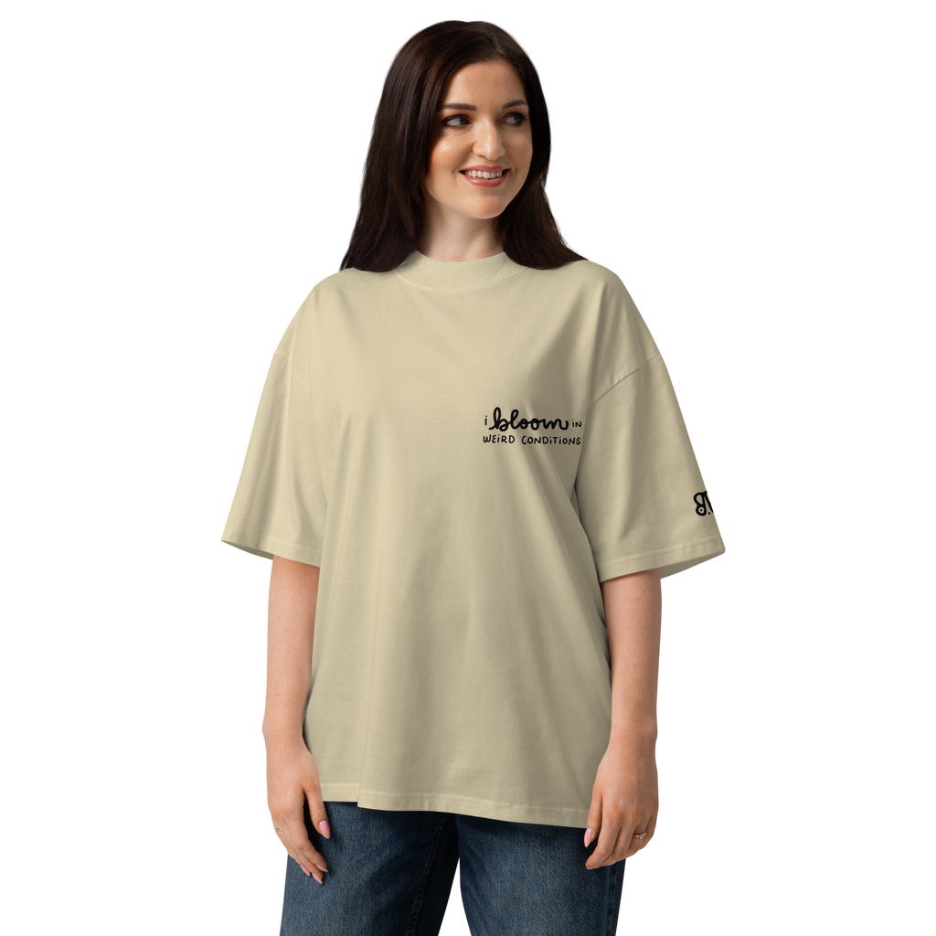 I bloom in weird conditions oversized t-shirt in Stone.